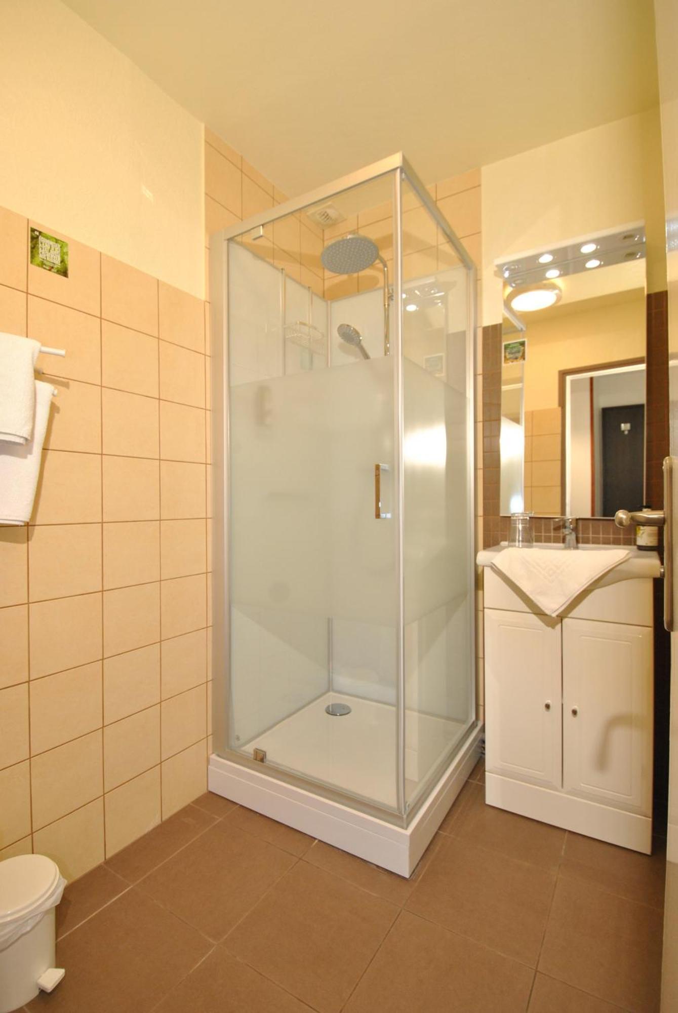 Logis Hostellerie Du Perigord Vert Brantôme Екстериор снимка