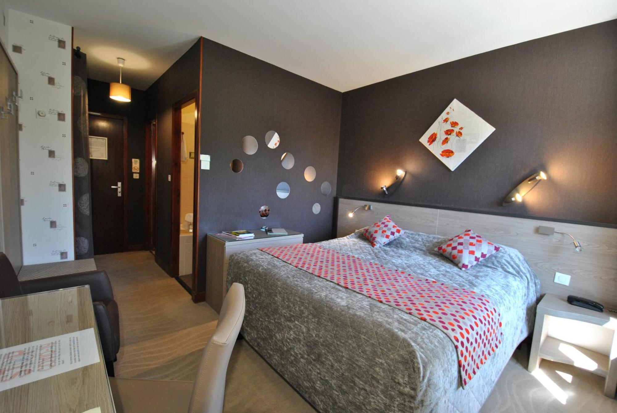 Logis Hostellerie Du Perigord Vert Brantôme Екстериор снимка