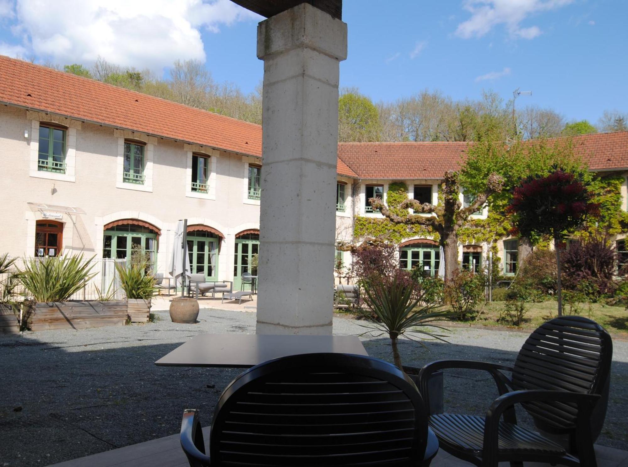 Logis Hostellerie Du Perigord Vert Brantôme Екстериор снимка