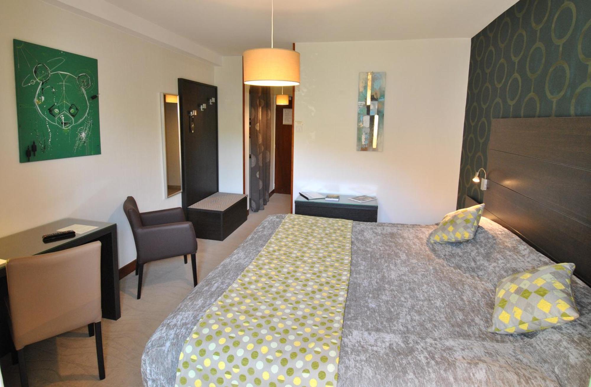 Logis Hostellerie Du Perigord Vert Brantôme Екстериор снимка