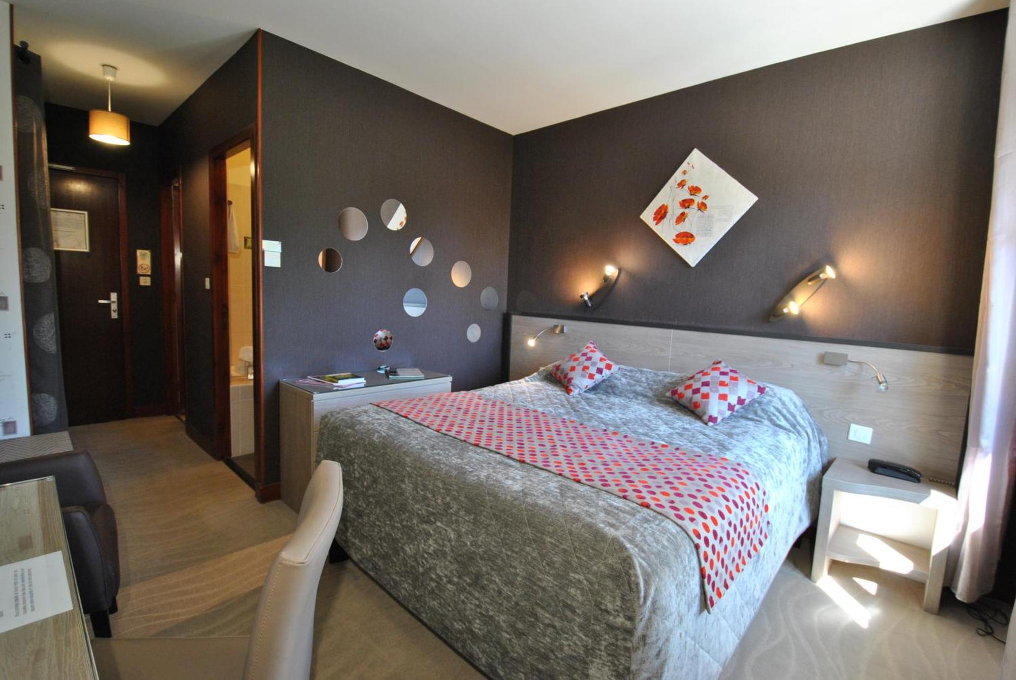 Logis Hostellerie Du Perigord Vert Brantôme Екстериор снимка